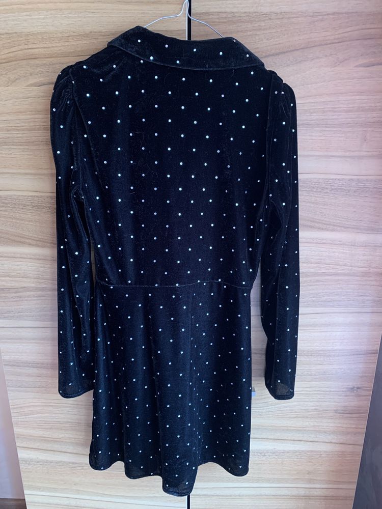 Къса , черна рокля ZARA