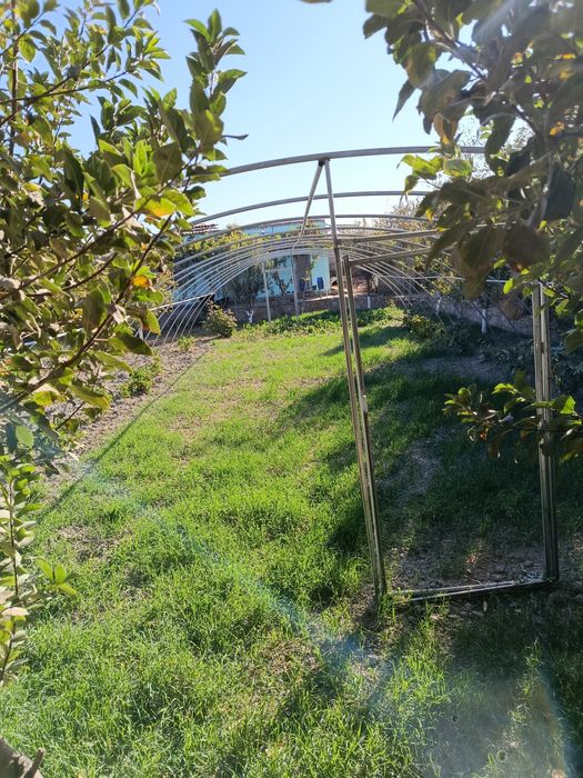 Srochna parnik sotiladi