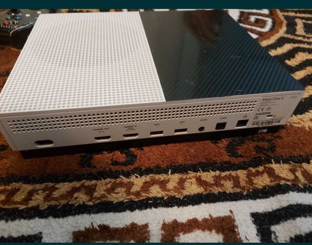 Xbox one s 1tb..