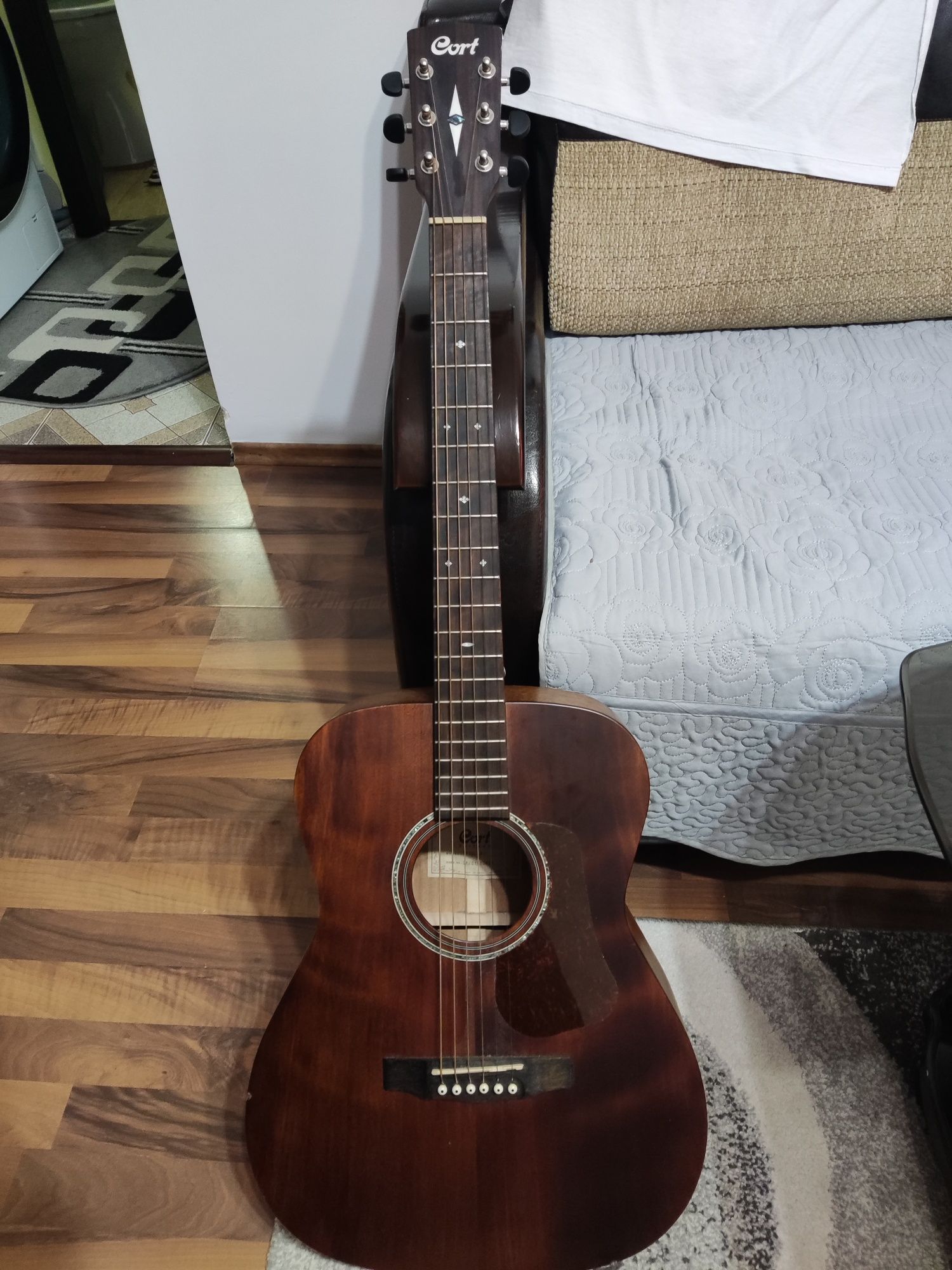 Guitar CORT L 450C NS