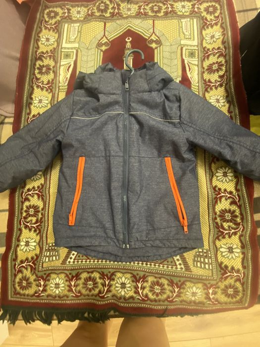 Детский куртка почти новый