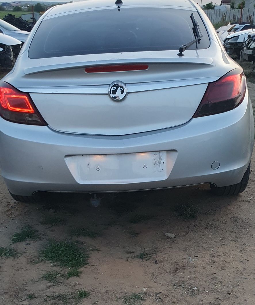 Dezmembrez opel insignia 2.0 cdti cutie automată