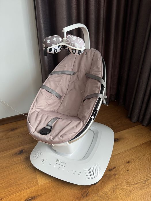 mamaRoo 5.0 Rosewood, палисандрово дърво