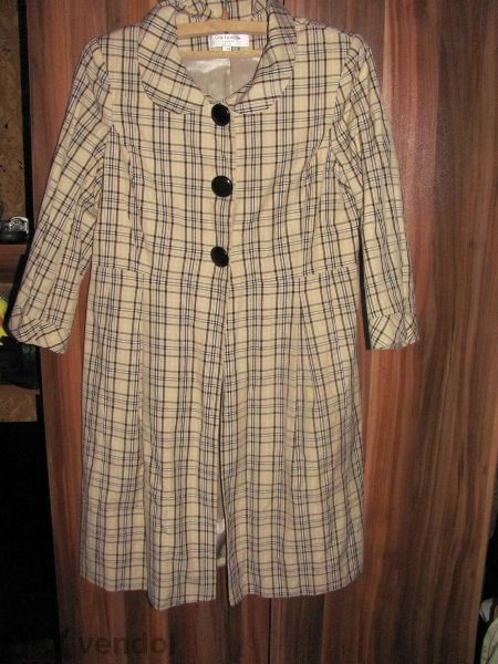 Страхотно манто на Guy Laroche