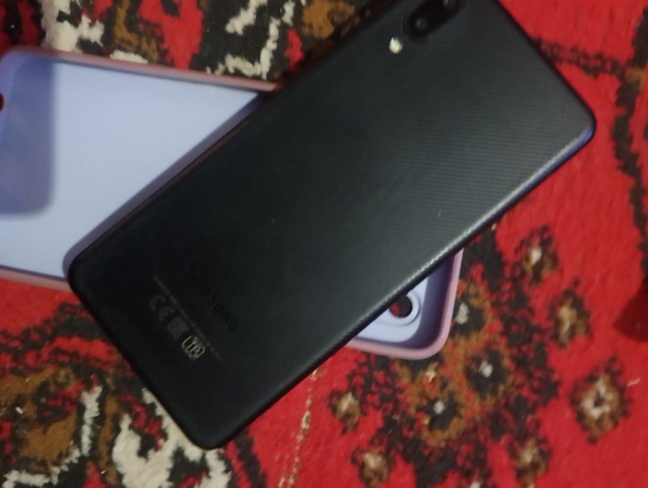 Samsung galaxy A02 xolati yaxshi aybi yoq xotira 32gb