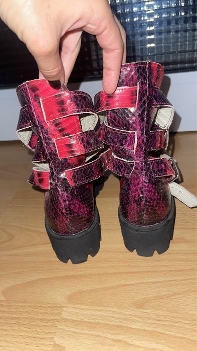 Sandale/saboti cu bretele,piele model croco