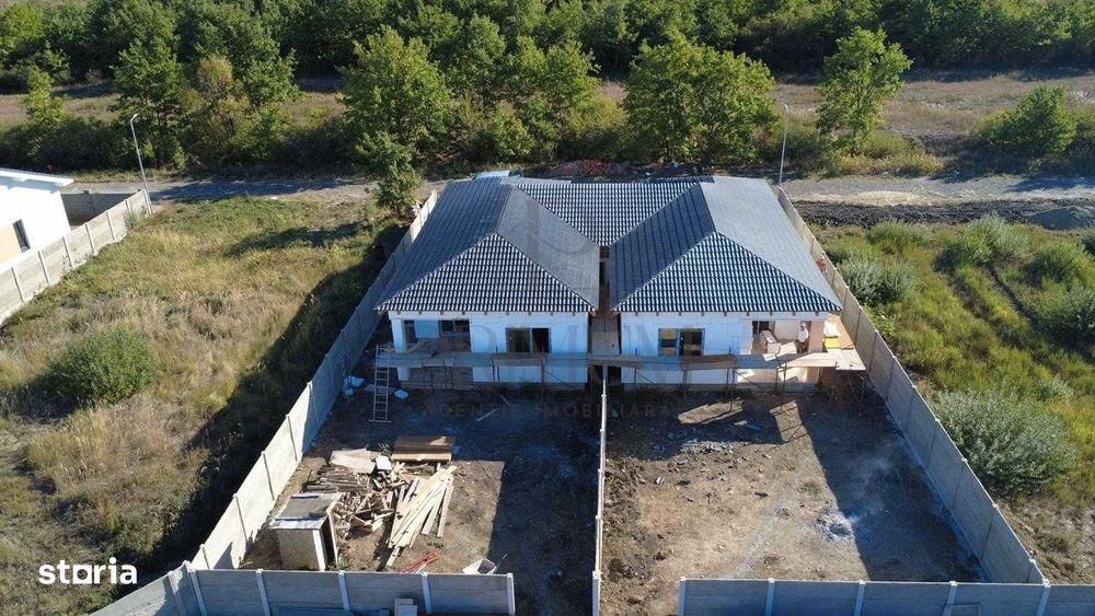 Duplex pe parter  - despartit prin camera tehnica - posibilitate alege