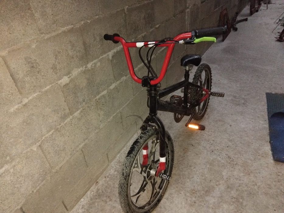 Bmx freestyle aproape nou