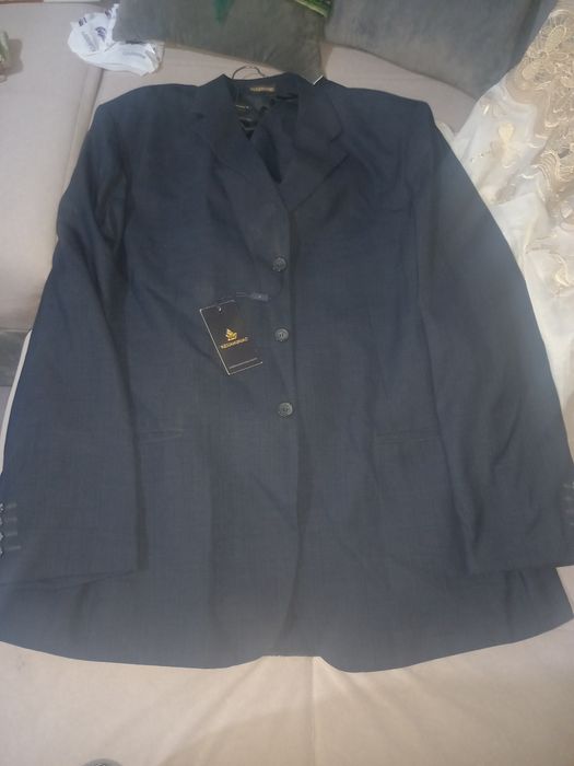 Продается мужкой костюм комплект