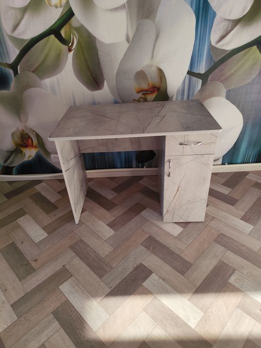 Продам письменный стол