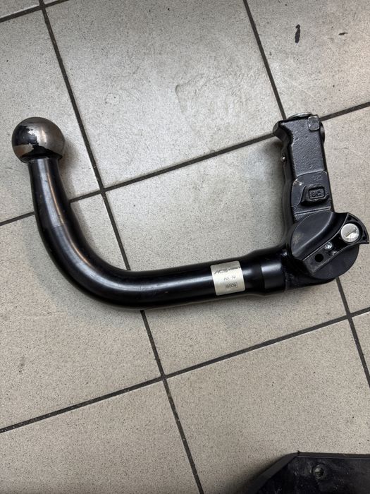 Cârlig remorcare Audi A8 2012 – original, în stare excelentă