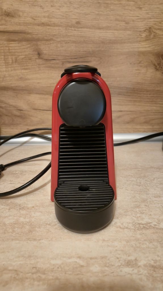 Кафемашина с капсули Nespresso Essenza Mini