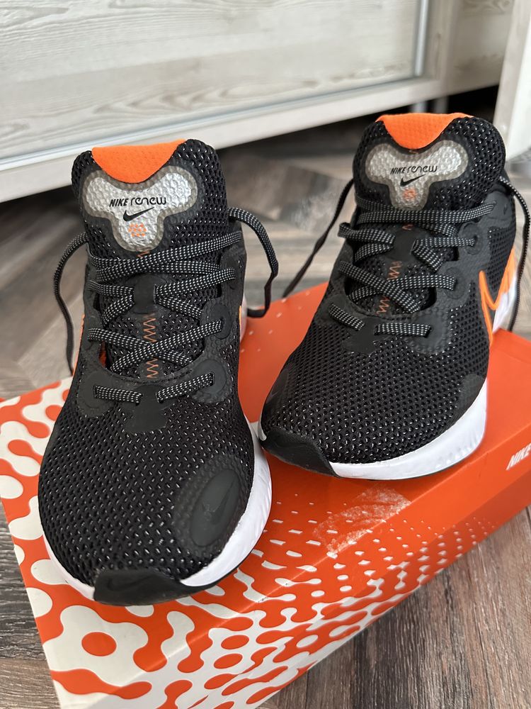 Adidasi Nike Renéw Run Originali