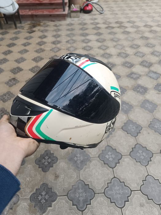 Мото каска сотилади