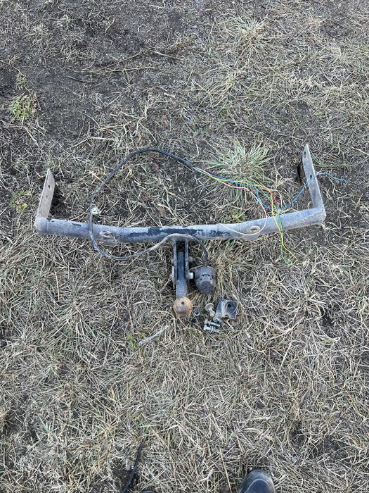 Продам фаркоп почти новый на ладу гранта