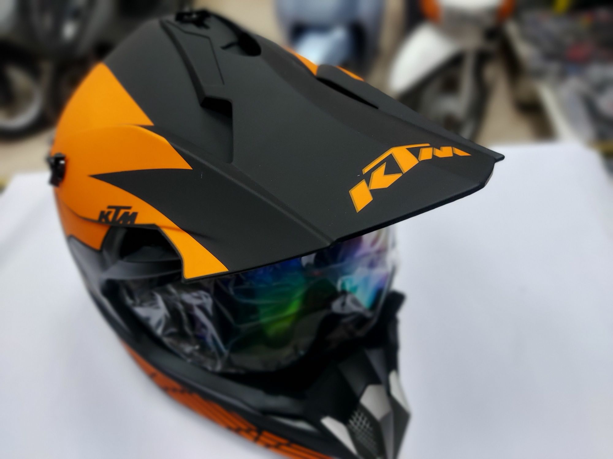 Новые крутые каски KTM, мотошлемы