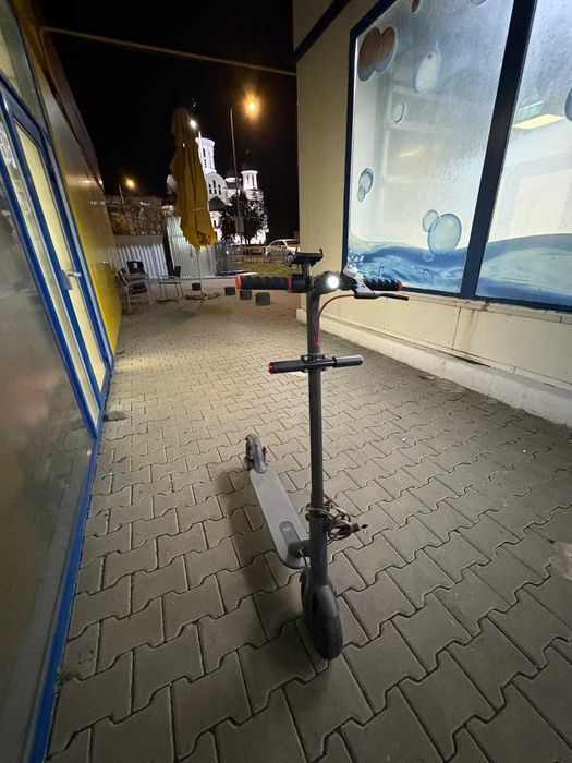 vand trotineta electrica  xiaomi M365