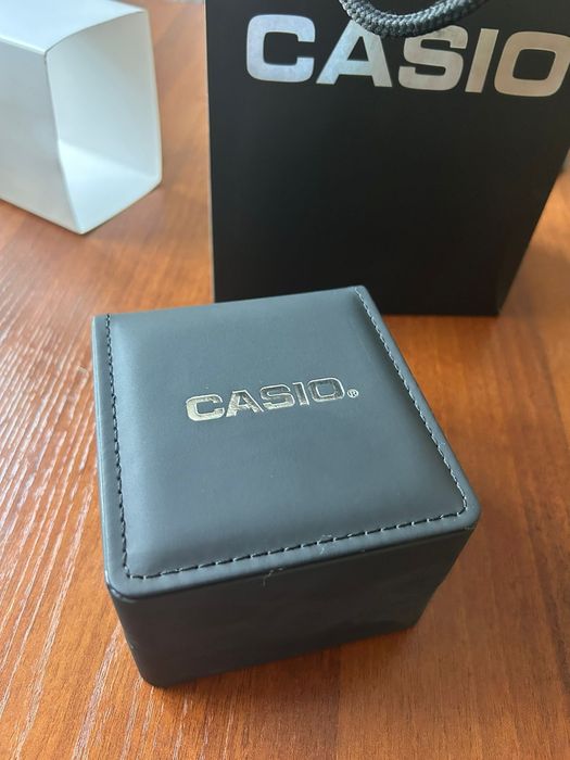 Продам новые часы casio