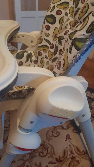 Продам стул для кормления Chicco Pollu