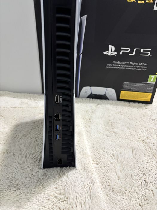 Vand ps5 slim ca nou inca in garantie