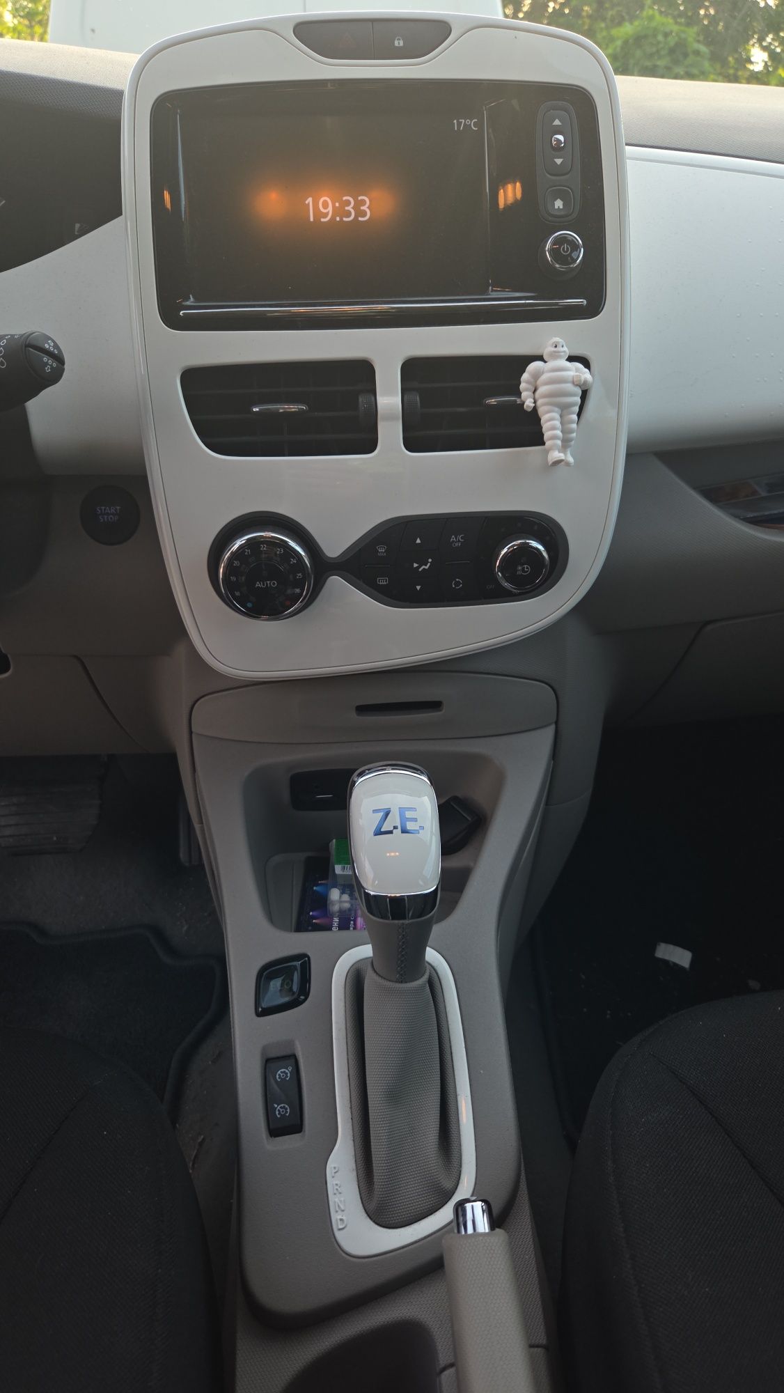 Renaut zoe 2019г. 41кв  58хил !!