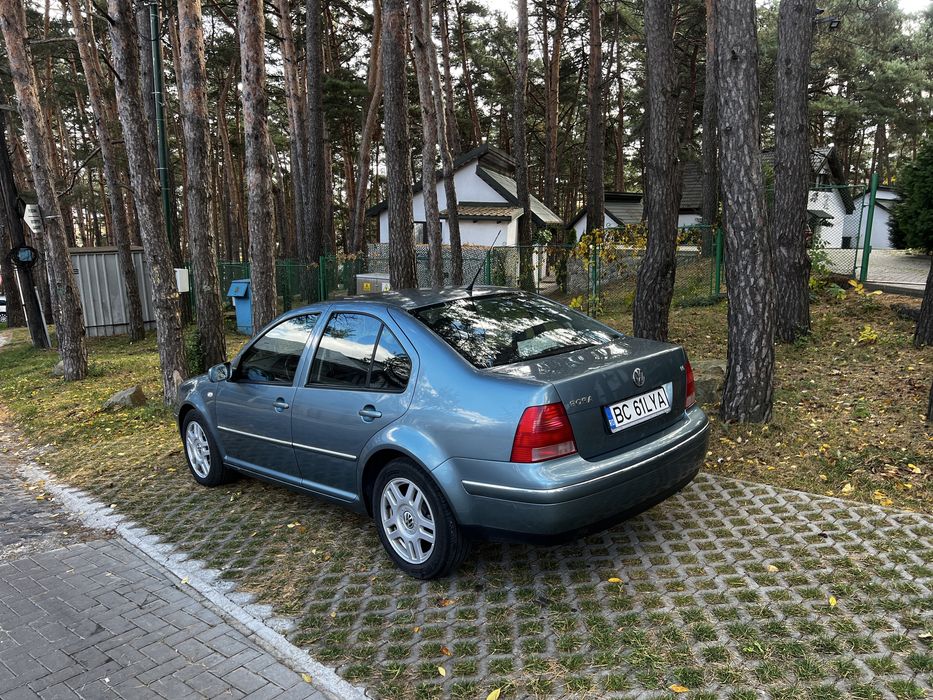 Volkswagen Bora • 2002 • 1.6 Benzină 16V • 220.000 km • 1.650€