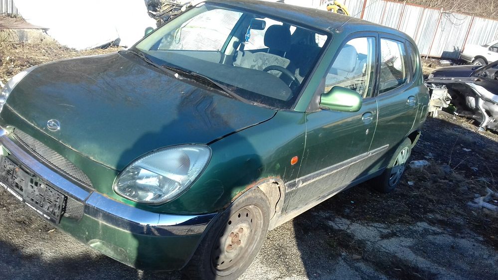 Daihatsu Sirion 1.0 56к.с. на части