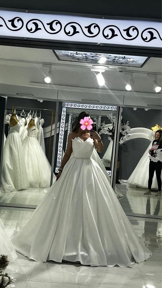 Официална булчинска рокля