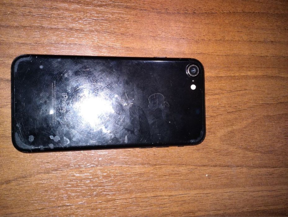 Iphone 7 ru region qora rang 100% usliniy