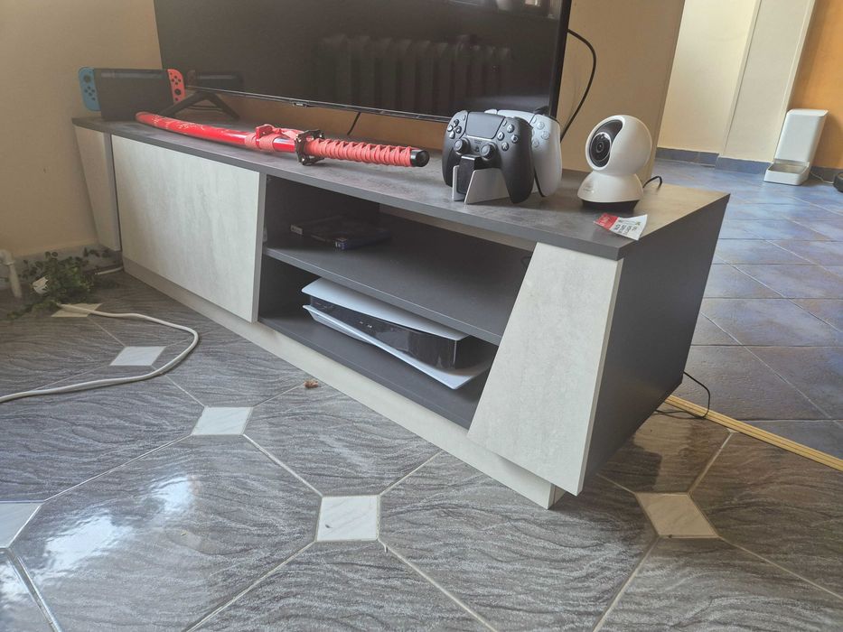 виденовска маса за телевизора