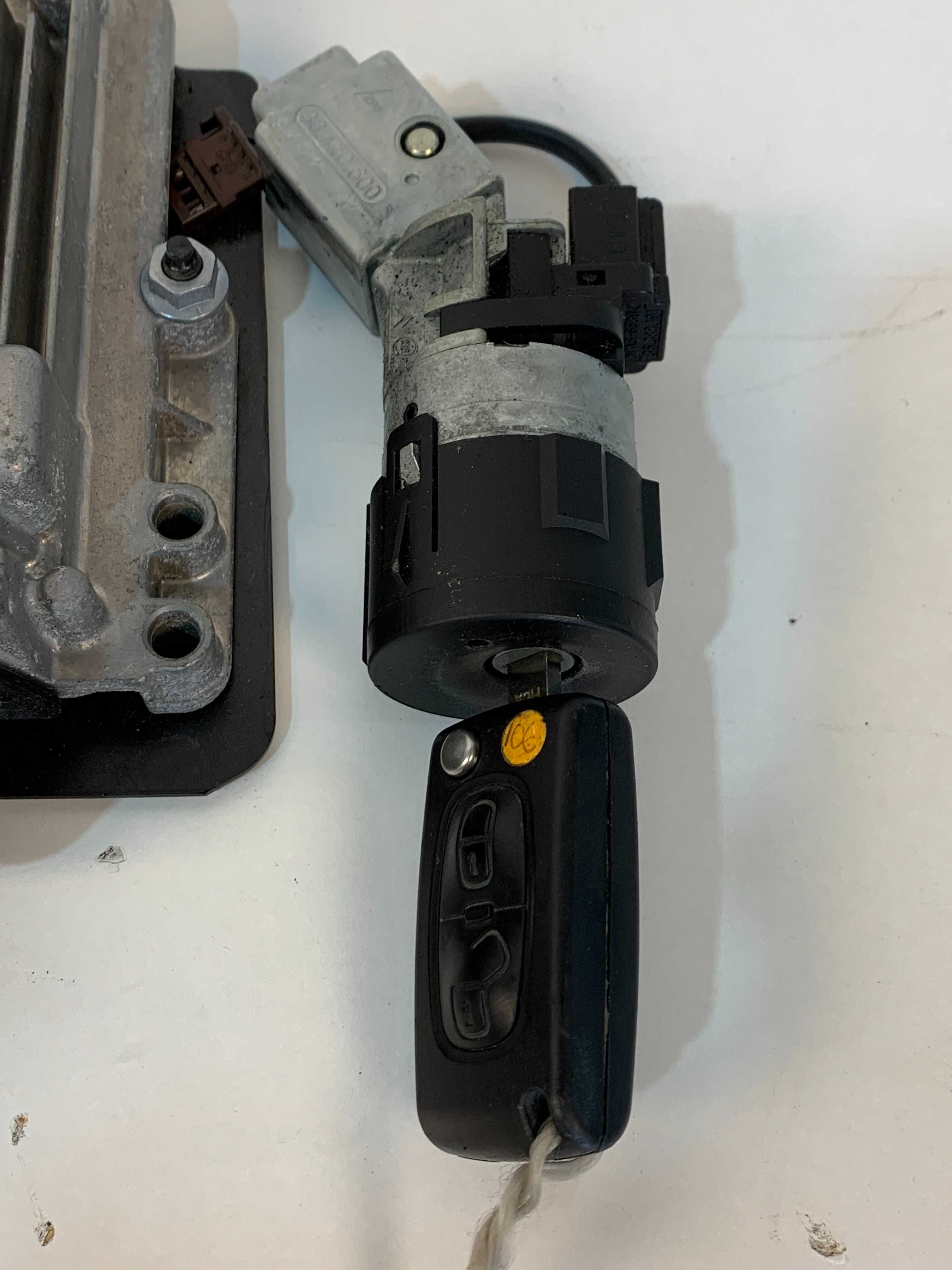 Компютър ECU контактен ключ Peugeot 5008 1.6 THP 156к.с. (09-17)г.