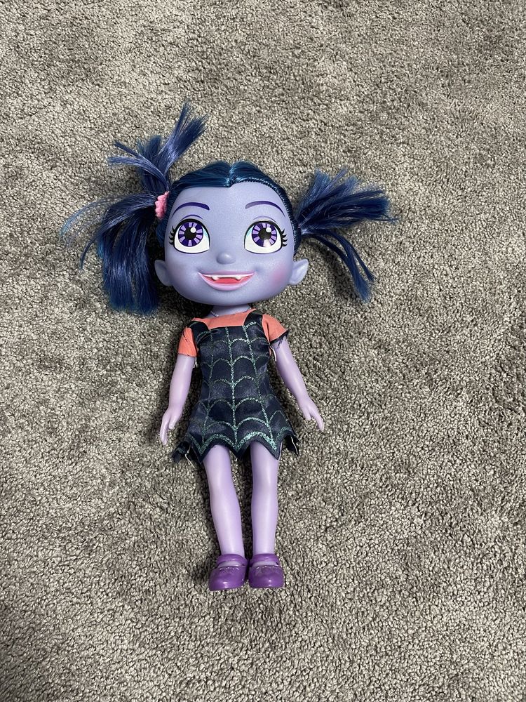 Papusi Vampirina si Rapunzel