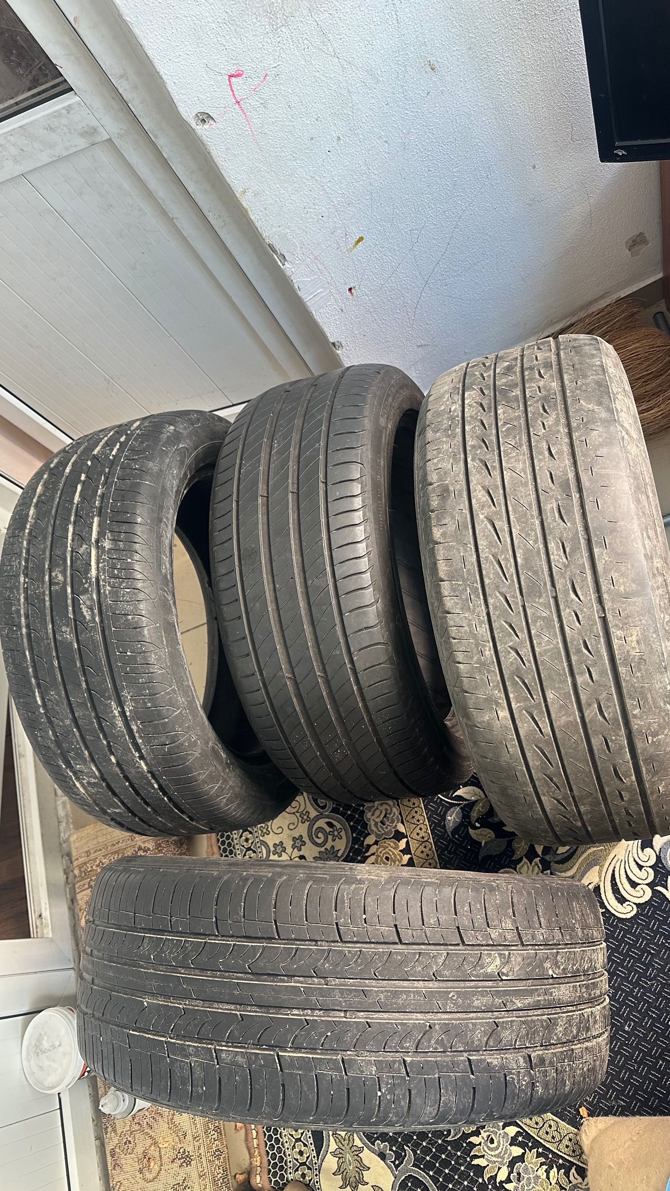 Bridgestone 4- шины комплект в Хорошем состоянии