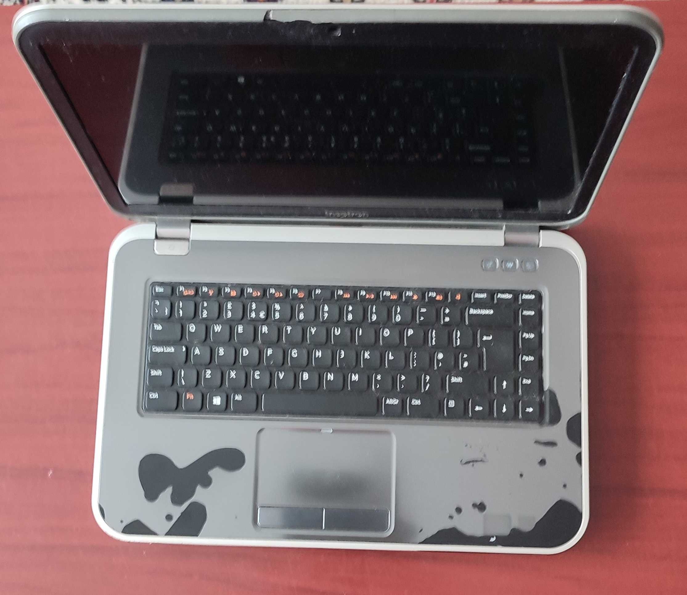 Продавам работещ лаптоп Dell Inspiron 5520