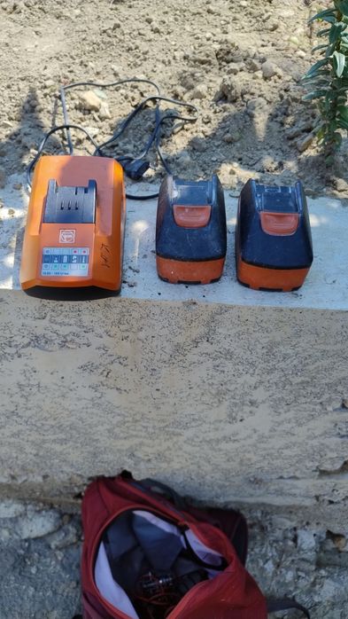 Vând set baterii fein plus acumulator