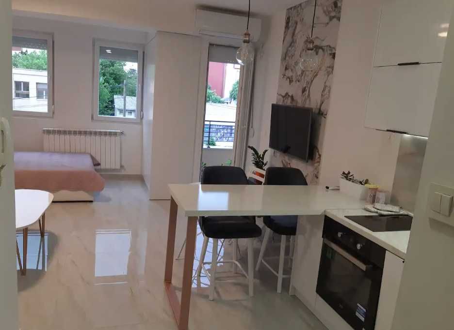 Дава се под наем Двустаен апартамент в Пловдив, Център - 73 кв.м за 316.2 € - Снимка #3