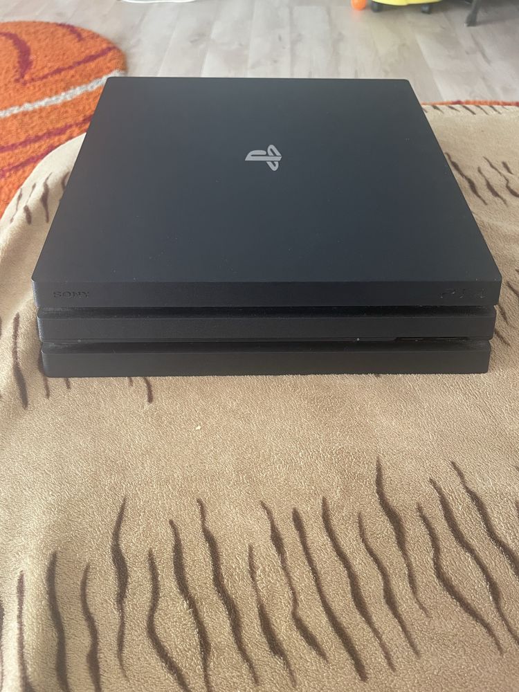 Play station 4 pro cu o maneta