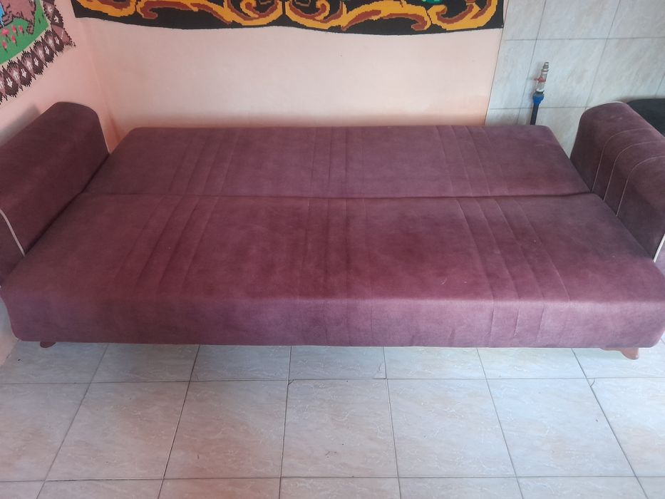 Vând canapea Safira