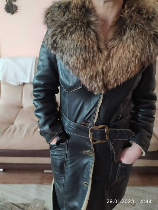 Продам дублёнки 2шт женские