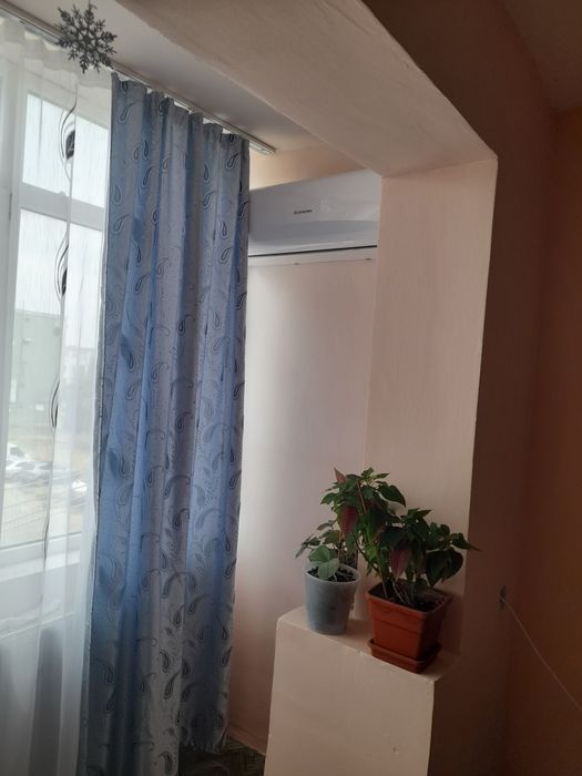 Vând apartament semidecomandat etaj 3