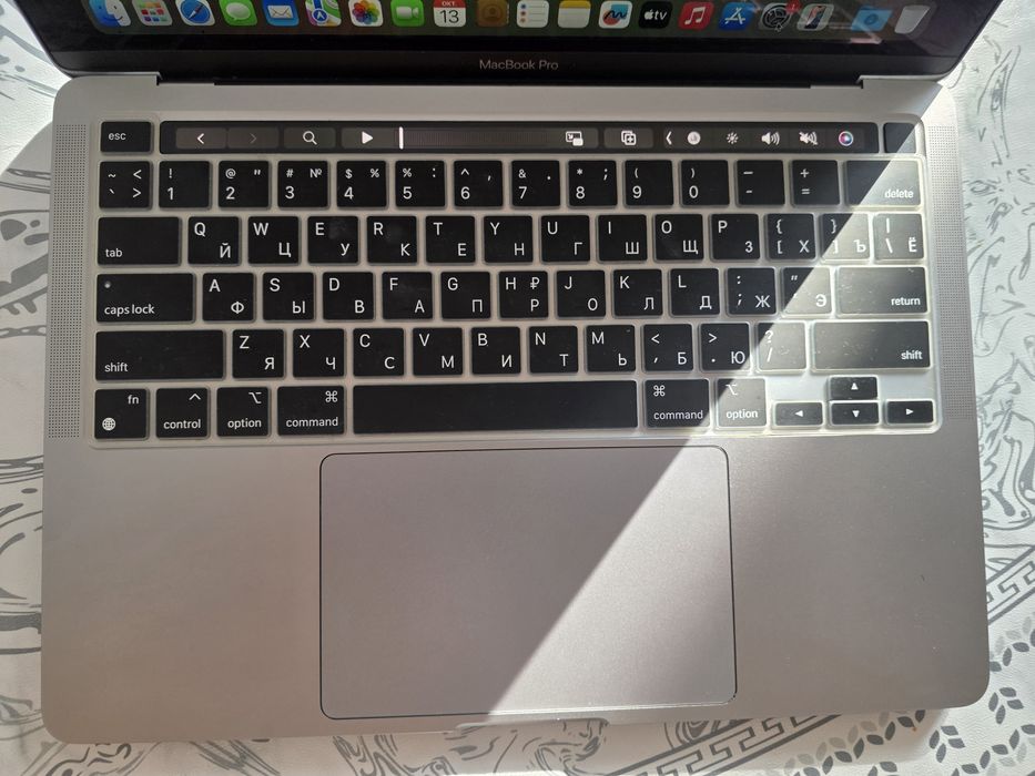 СРОЧНО (MacBook Pro 13.3” M1) — идеал. сост., ред. экз c Touch Bar