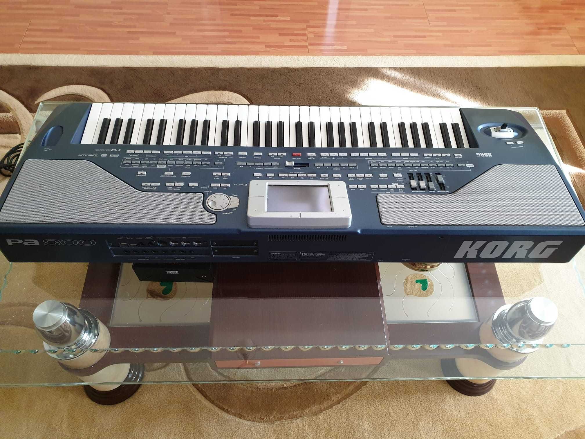 Korg PA 800 stare foarte buna + ritmuri, husa originala