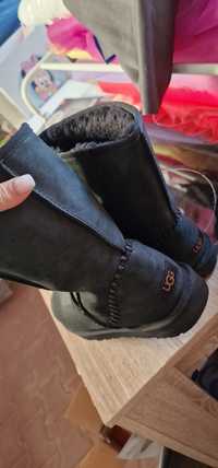 Vând ugg piele barbati negre 44 originale