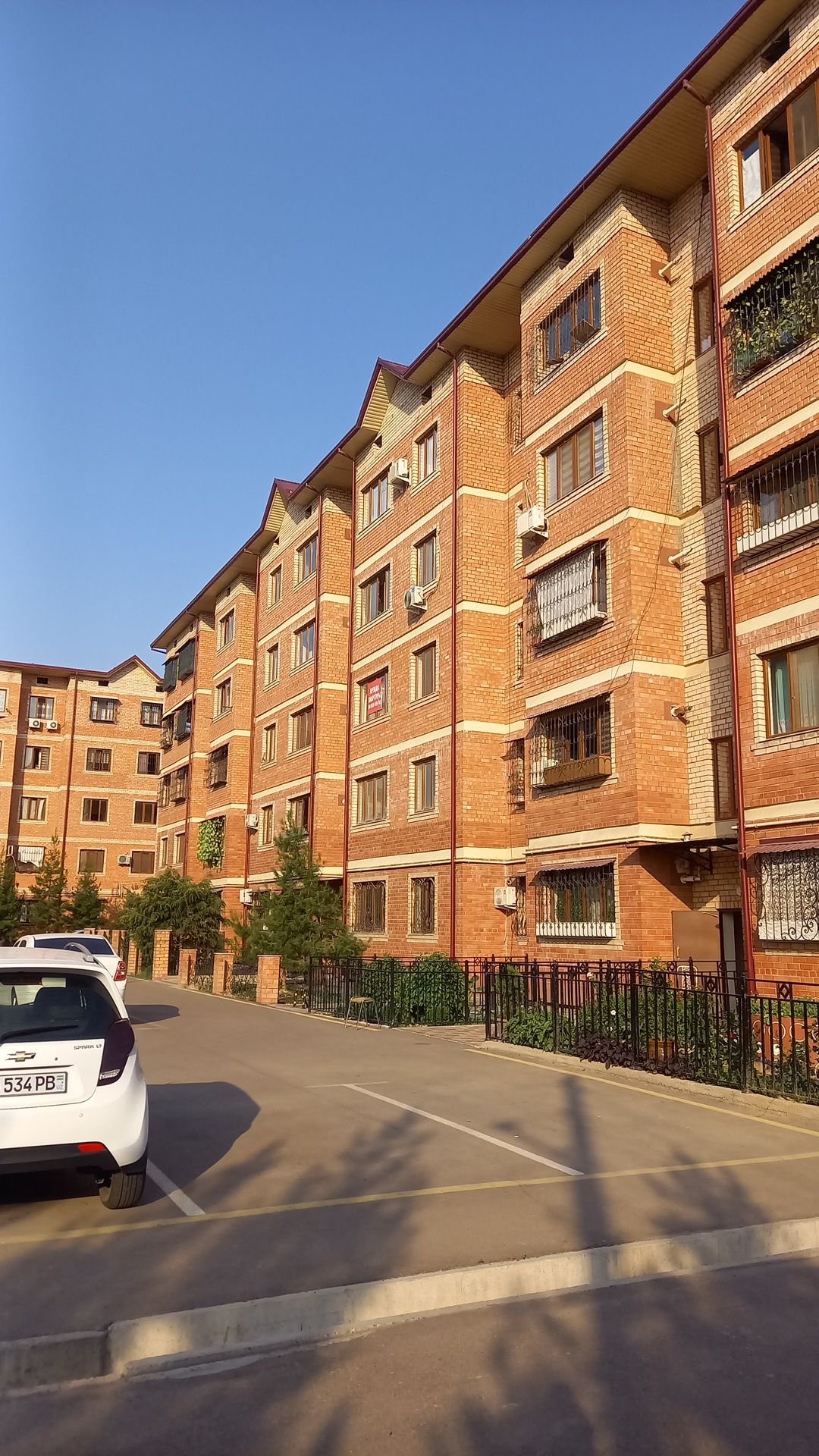 СРОЧНО Срочно  продаю свою новую квартиру 3 комнат 1 этаж