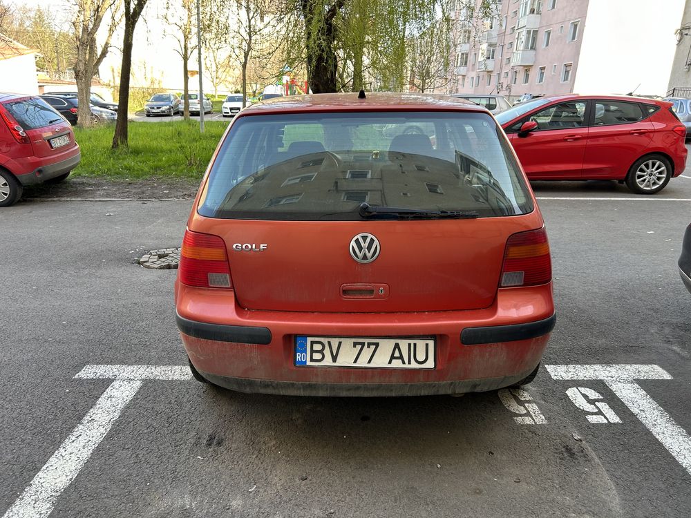 Vând Golf 4, în stare bună de funcționare!