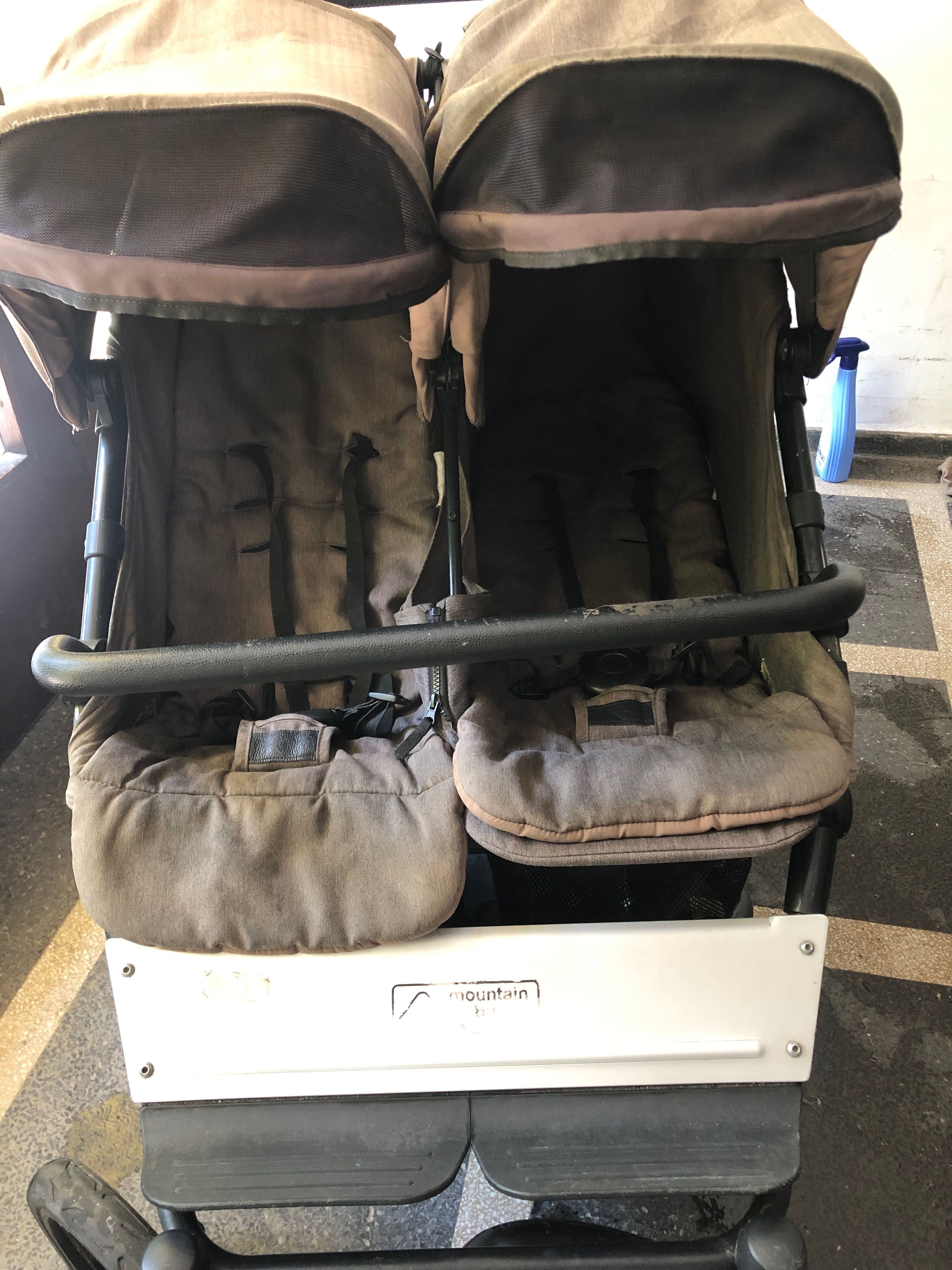 Mountain Buggy Delux количка