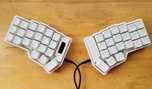 Tastaturi split ergonomice