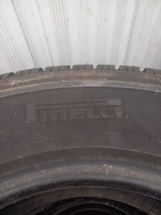 Pirelli 235/65/17 4 броя зимни