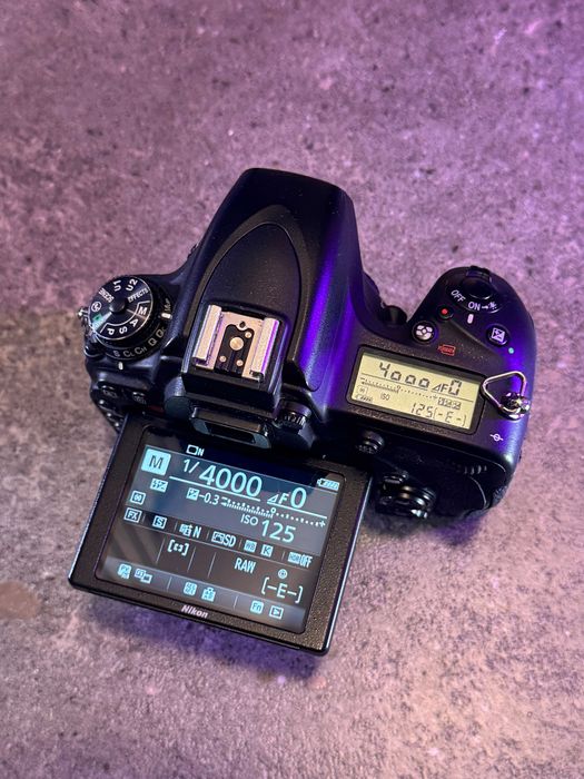 фотоапарат Nikon d750 + батериен грип + 2батерии + диатанционен спусък