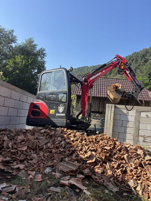 Miniexcavator de inchiriat